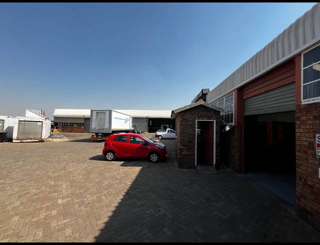 1,850M² FACTORY FOR SALE IN ANDERBOLT